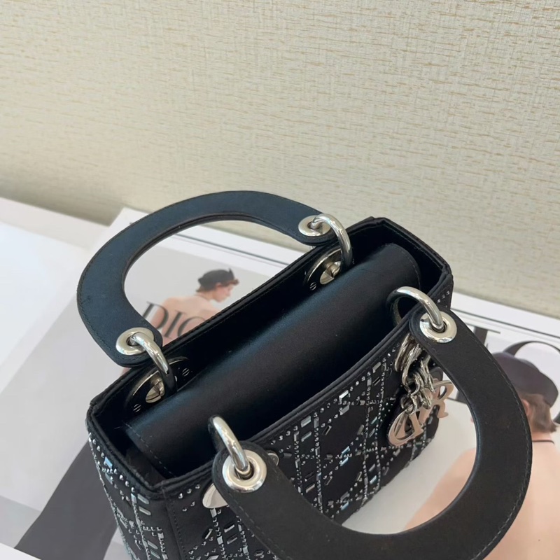 ✨ Dior 絲絨水鑽黛妃包 近新 高級感爆棚🖤專櫃20萬-7