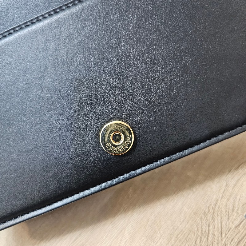 [新款甜價出❣️] Chanel黑荔枝金釦皮前口袋肩斜背Woc-24