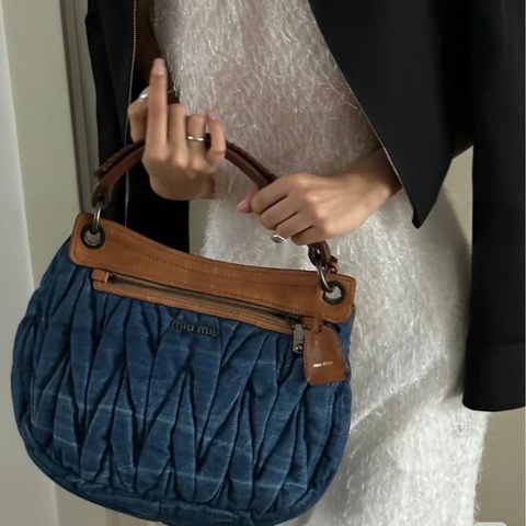 ✨Miu Miu 牛仔皺摺月亮包🌙