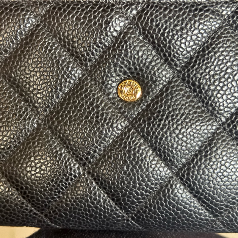 香奈兒經典荔枝皮黑長夾-19