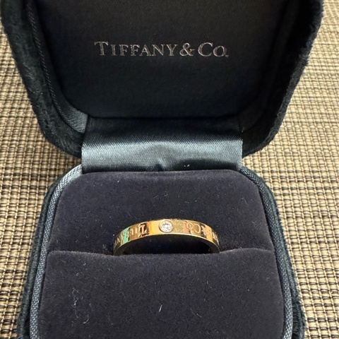 Tiffany 三鑽刻字戒指 50