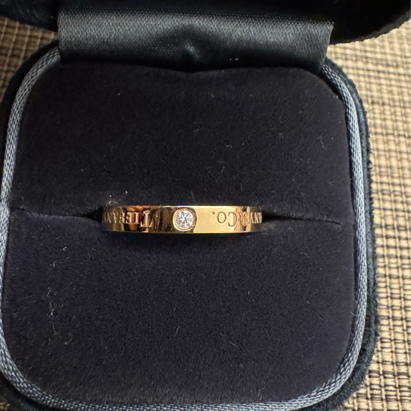 Tiffany 三鑽刻字戒指 50-1