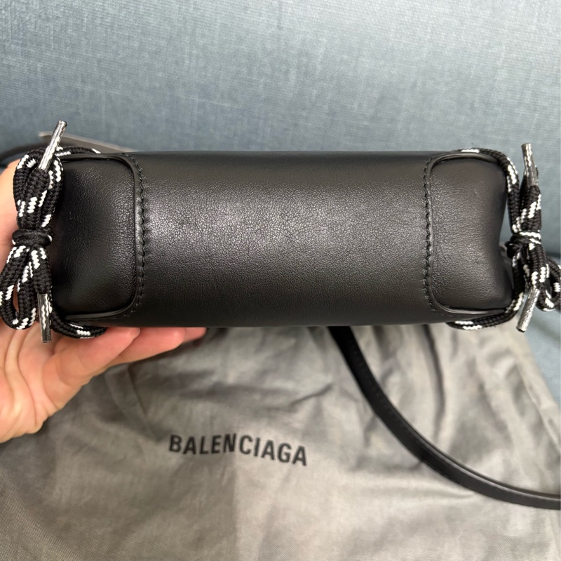 Balenciaga 聯名 Hello kitty xs camera bag 相機包 側背包-3