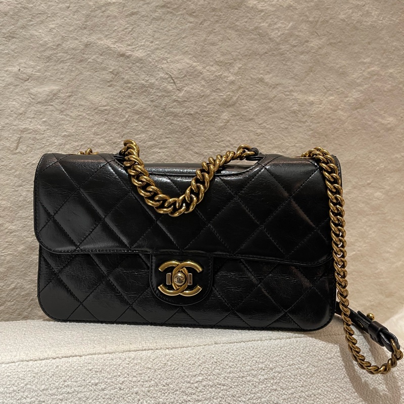 香奈兒 Chanel 黑金孟買小牛皮菱格紋翻蓋包-0