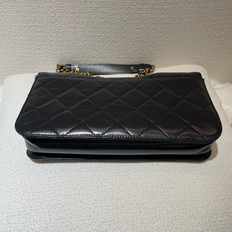 香奈兒 Chanel 黑金孟買小牛皮菱格紋翻蓋包-6