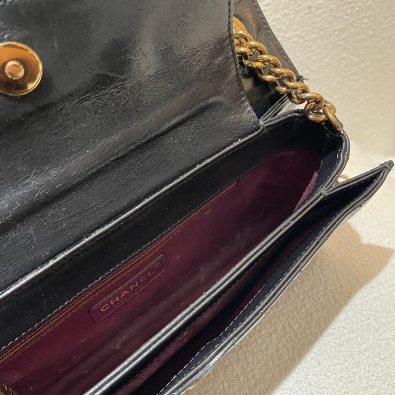 香奈兒 Chanel 黑金孟買小牛皮菱格紋翻蓋包-10