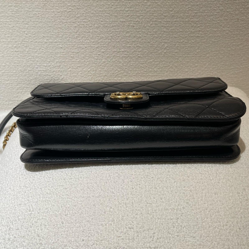 香奈兒 Chanel 黑金孟買小牛皮菱格紋翻蓋包-15