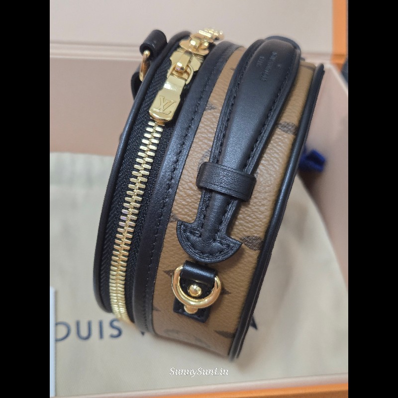 LV M68276 原花拼色圓餅包 手提包 肩背包 斜背包 腰包-10
