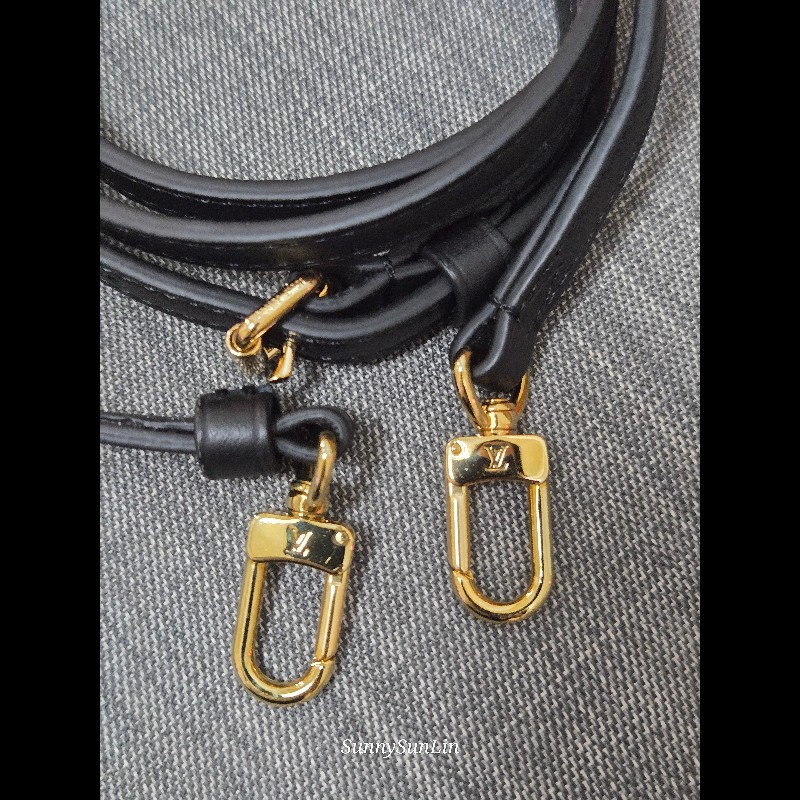 LV M68276 原花拼色圓餅包 手提包 肩背包 斜背包 腰包-23