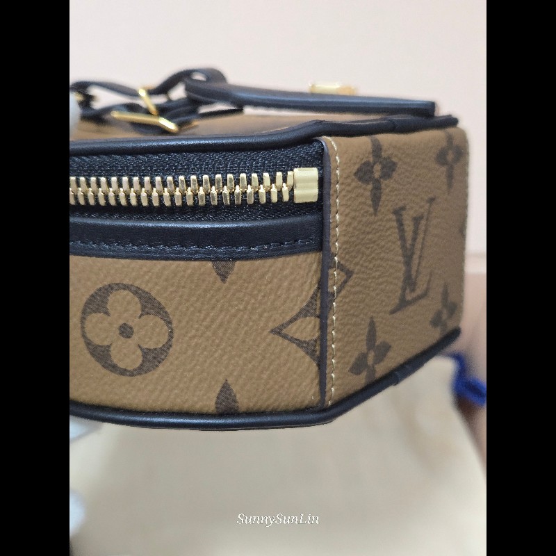 LV M68276 原花拼色圓餅包 手提包 肩背包 斜背包 腰包-32