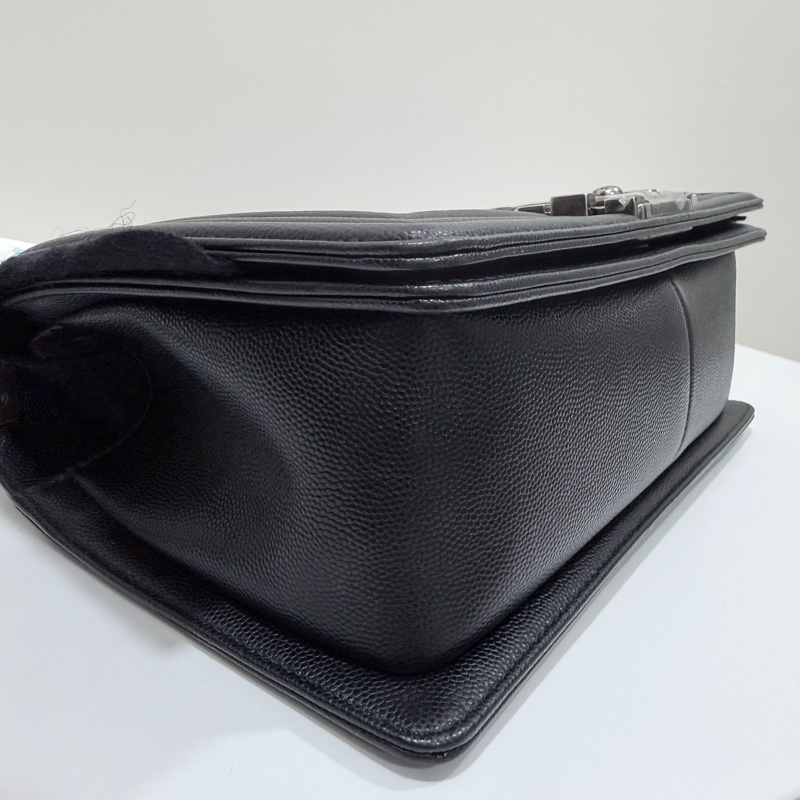 芯片款 近99新 Chanel boy 25 黑色中號顆粒牛皮材質 復古銀色五金-7