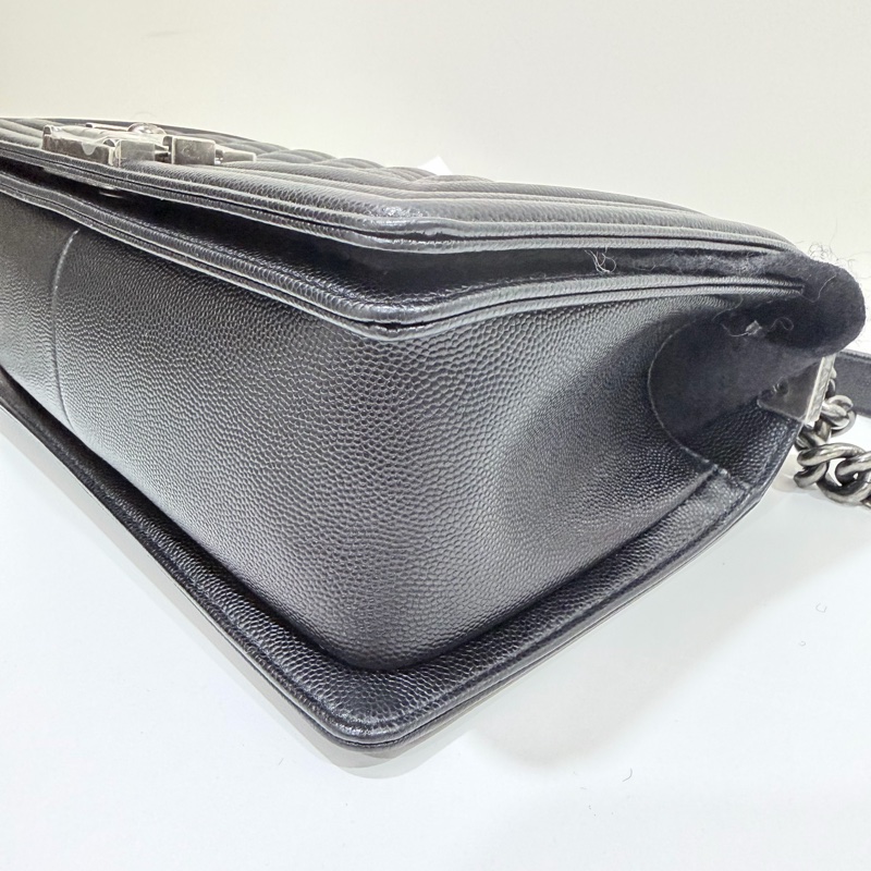 芯片款 近99新 Chanel boy 25 黑色中號顆粒牛皮材質 復古銀色五金-8