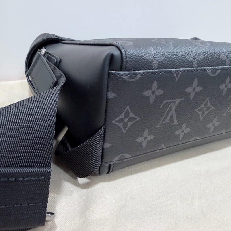 LV M40511 Messenger PM 經典Monogram Eclipse緹花帆布斜背郵差包-11