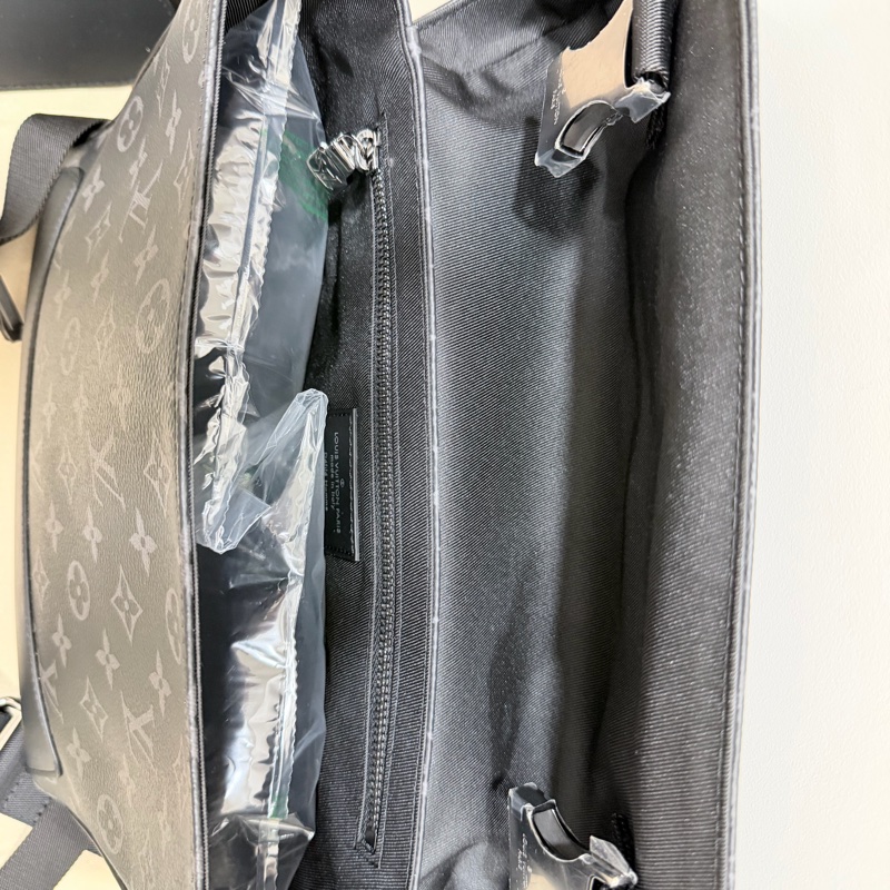 LV M40511 Messenger PM 經典Monogram Eclipse緹花帆布斜背郵差包-13