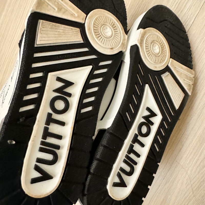 LV trainer運動鞋-8