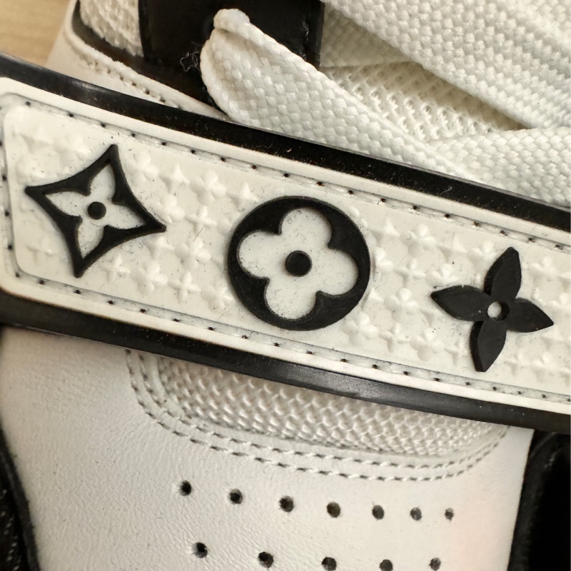 LV trainer運動鞋-11