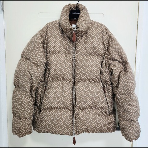 BURBERRY 滿版logo保暖羽絨外套