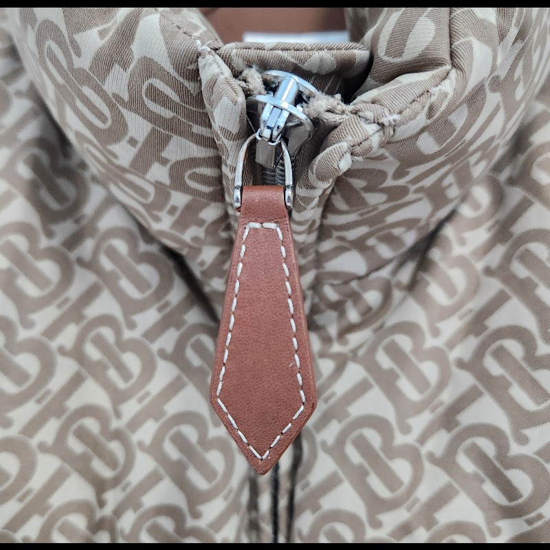 BURBERRY 滿版logo保暖羽絨外套-2