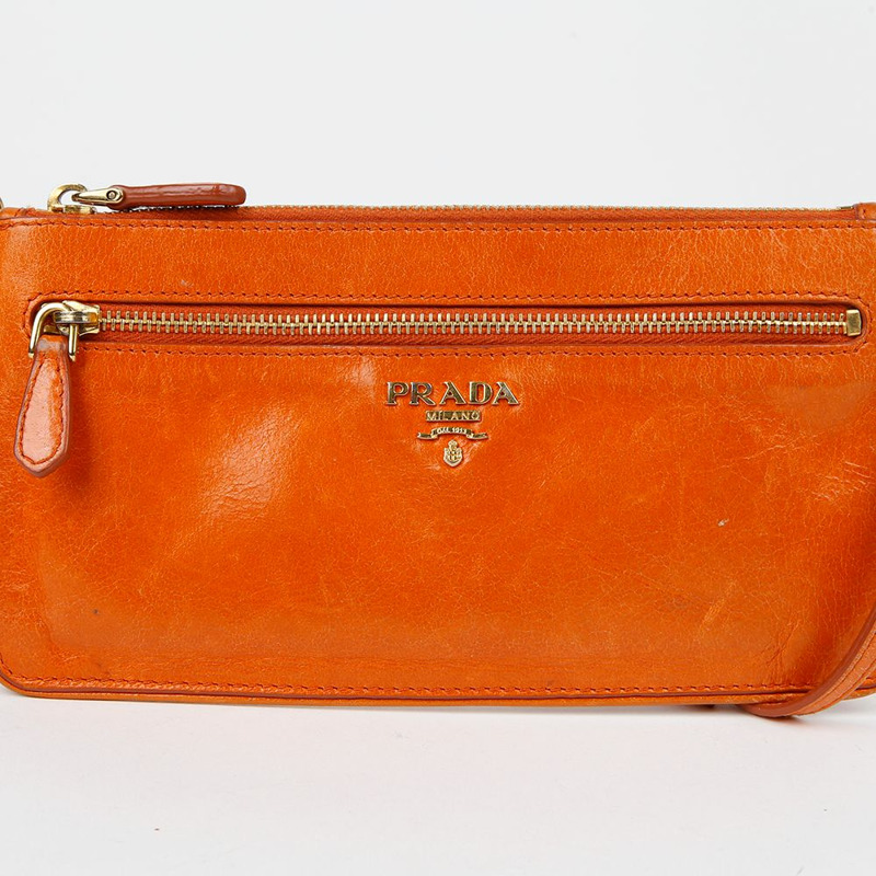 PRADA 金屬Logo斜背包 1M1187-1