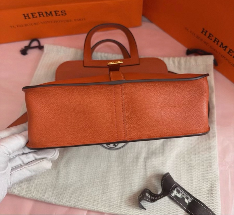 Hermes愛馬仕橙色金扣halzan 25 Z刻 TC牛皮細膩耐磨、不易划痕。底長24cm-3