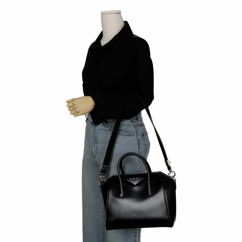 GIVENCHY Antigona 小號手提單肩包 BB05117014-10