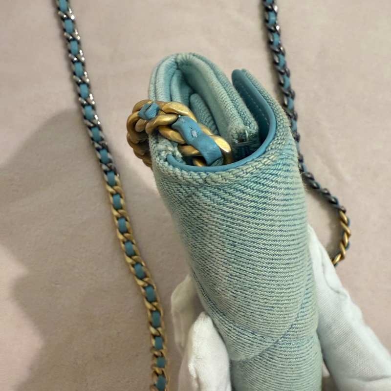 CHANEL 19 淺藍綠色牛仔 金銀雙色鏈條包 斜背小廢包 31開-10