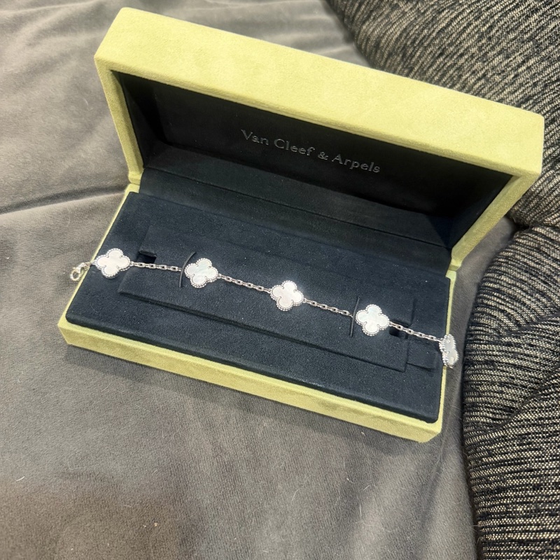 🈶盒子99新🌟 #vca #白貝母 #五花 #手鍊 #梵克雅寶 Alhambra-1