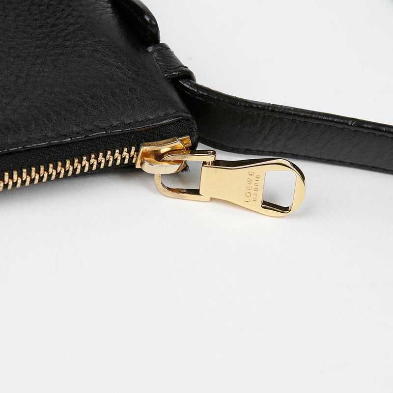 LOEWE Heritage 壓花 Logo 單肩斜背包-8