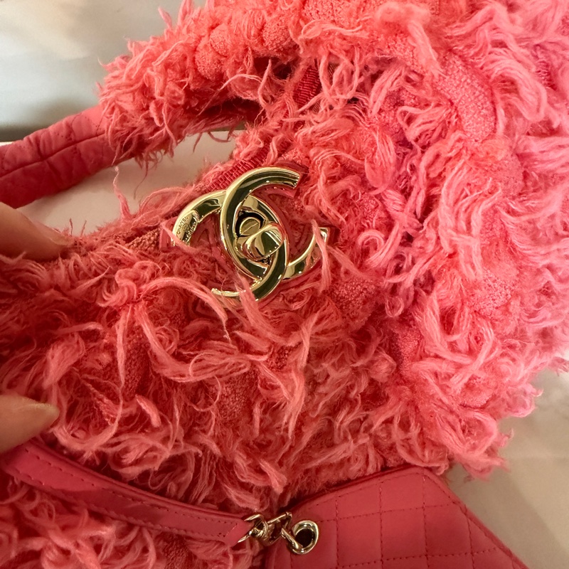 99新全配❤️ #香奈兒 21年秀款 #粉色 #毛毛流蘇 #hobo #子母包-12