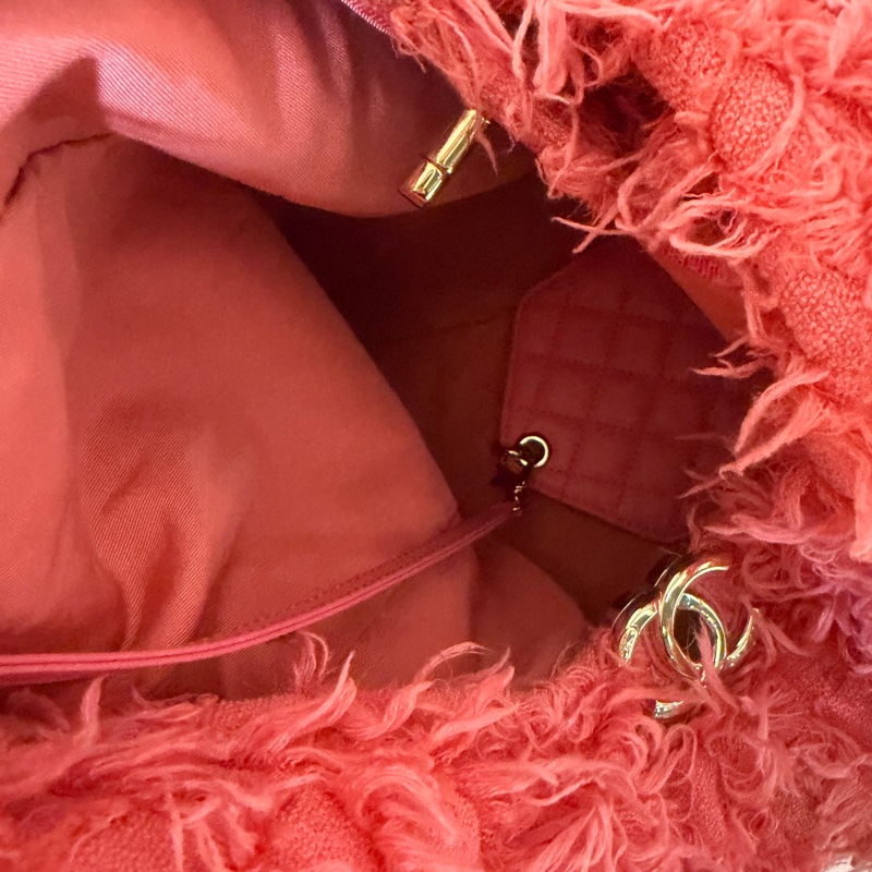 99新全配❤️ #香奈兒 21年秀款 #粉色 #毛毛流蘇 #hobo #子母包-15