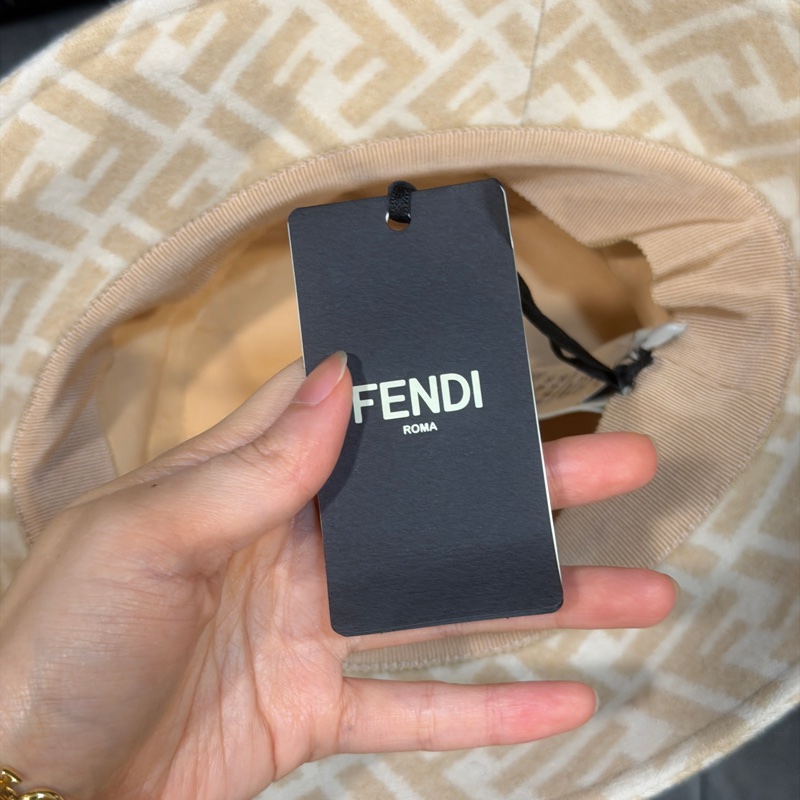 全新帶吊牌🌟 Fendi #老花 #漁夫帽 #奶茶色 #M碼-8