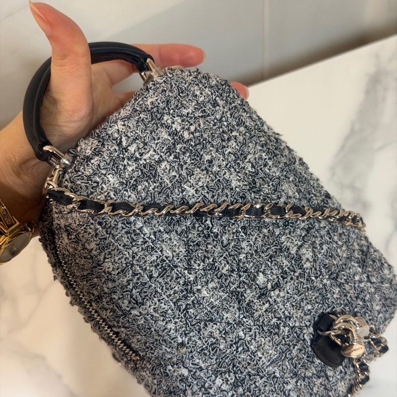 全新全配🈶購證❤️芯片款❤️ 香奈兒 #毛呢 #小書包 #黑銀 #雙肩包-3