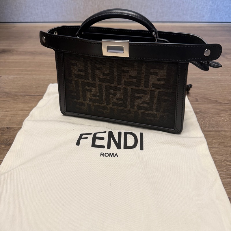 Fendi Peekaboo XCross 黑咖logo 肩背手提包-2