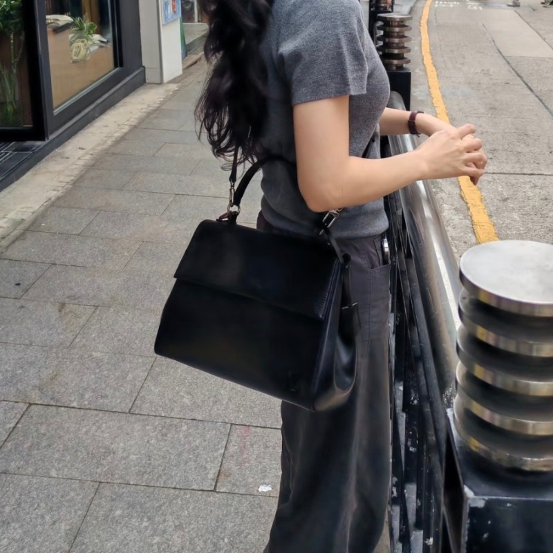 LOUIS VUITTON 黑色 Cluny BB 肩背包手提包-2