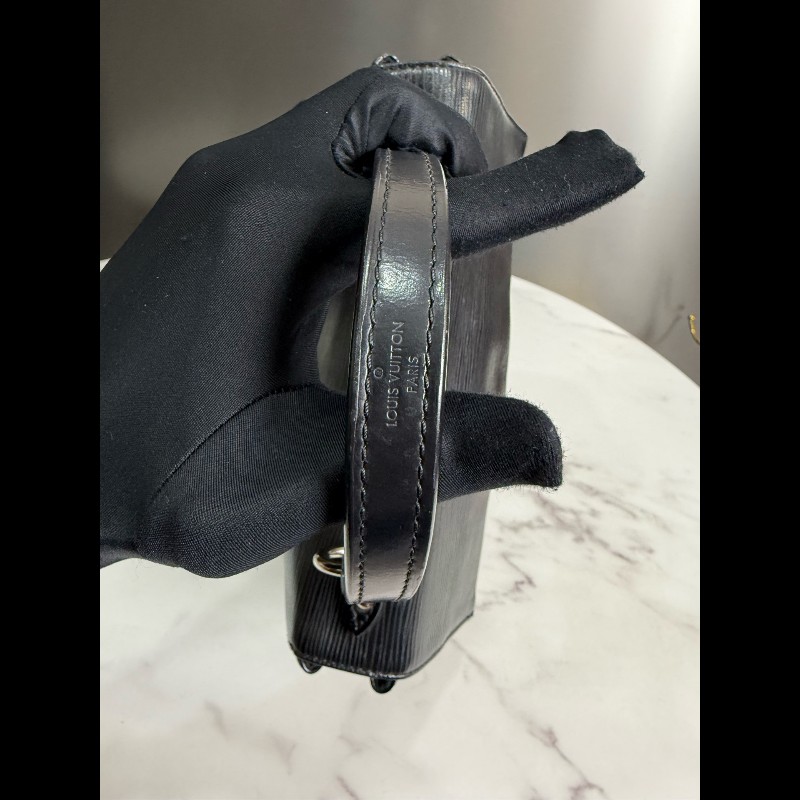 LOUIS VUITTON 黑色 Cluny BB 肩背包手提包-11