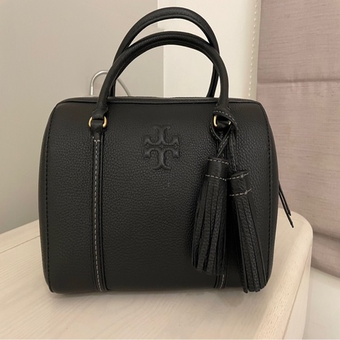 TORY BURCH THEA 荔枝紋手提/斜背二用波士頓包-黑色