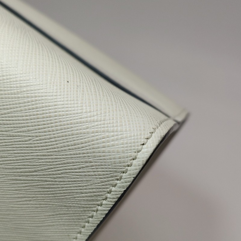 Prada雙拉鍊十字紋牛皮 奶白色殺手包 手提包 可拆卸肩帶-20