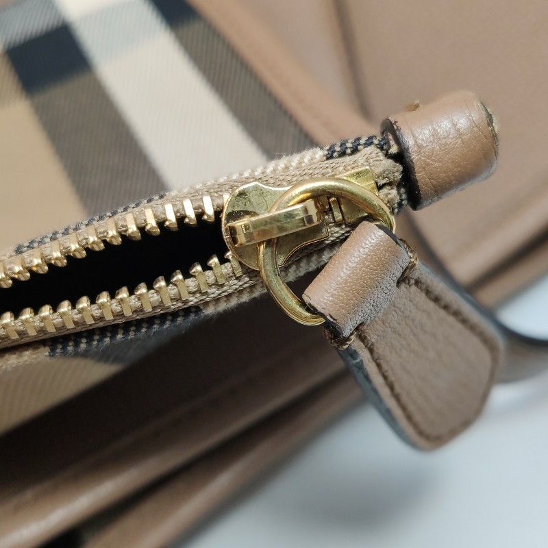 Burberry 裸色牛皮托特字母包 肩背包-11