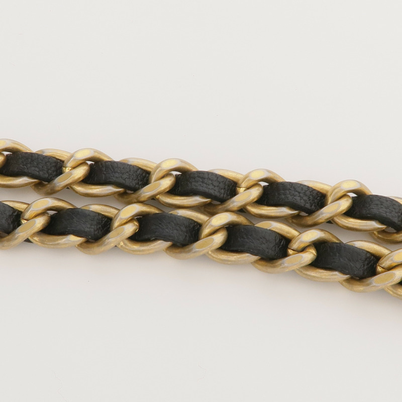 CHANEL 羊皮皮革WOC Wallet On Chain金扣鏈帶肩背袋-16