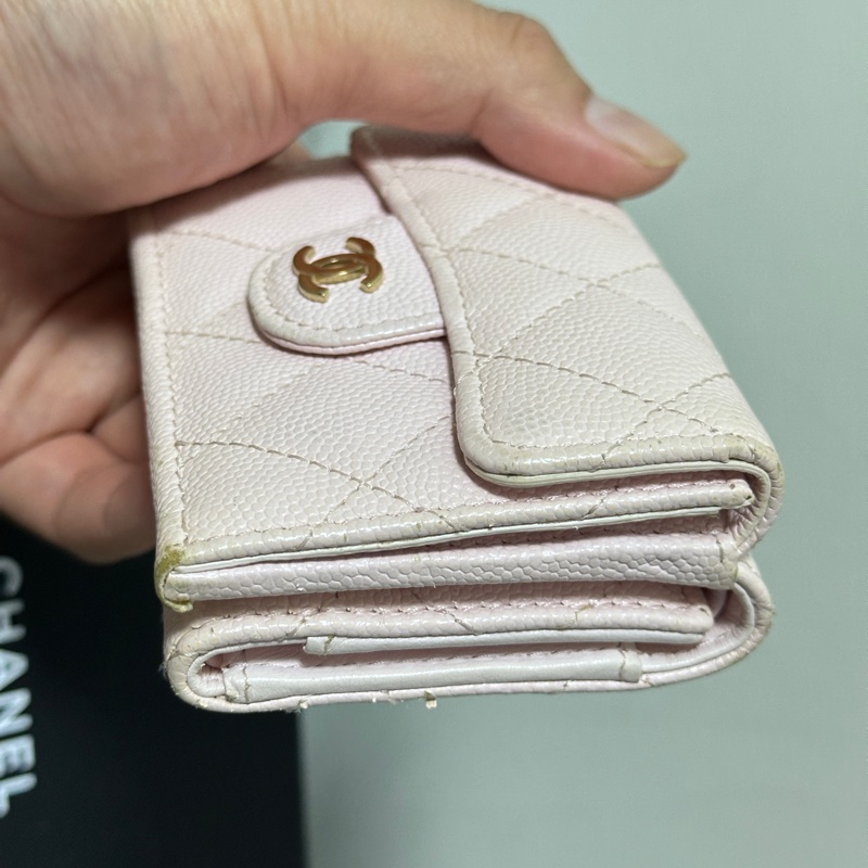 香奈兒Chanel CF櫻花粉金扣荔枝皮防刮三折短夾-3