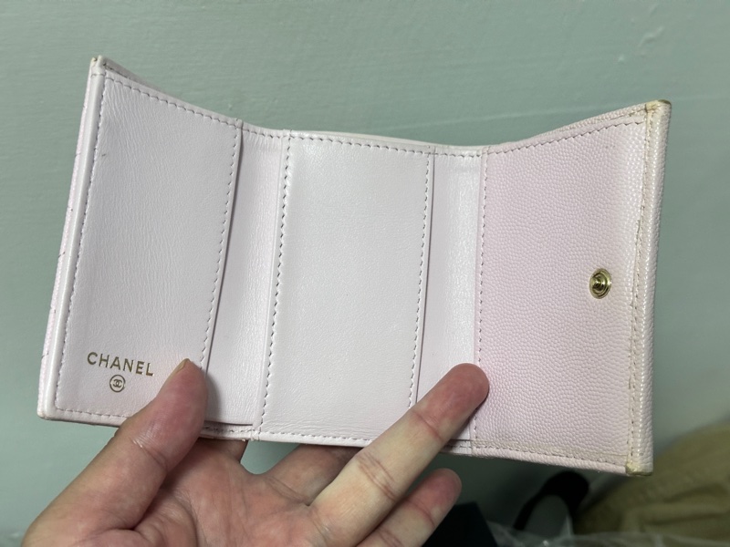 香奈兒Chanel CF櫻花粉金扣荔枝皮防刮三折短夾-4
