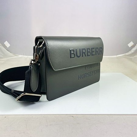 ＊奢華大道國際精品＊【B0436】BURBERRY 灰色小牛皮 Horseferry 印花掀蓋磁釦郵差斜背包 8043762-1