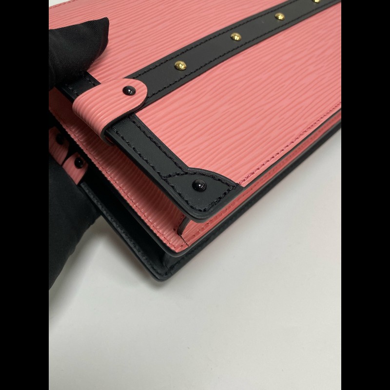 LV粉色EPI軟盒子包 可拆卸肩帶 晶片款-10
