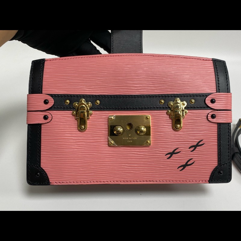 LV粉色EPI軟盒子包 可拆卸肩帶 晶片款-19