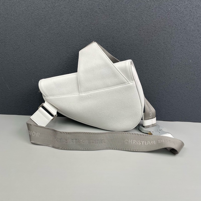 Dior 白色全皮馬鞍胸包斜背包-1