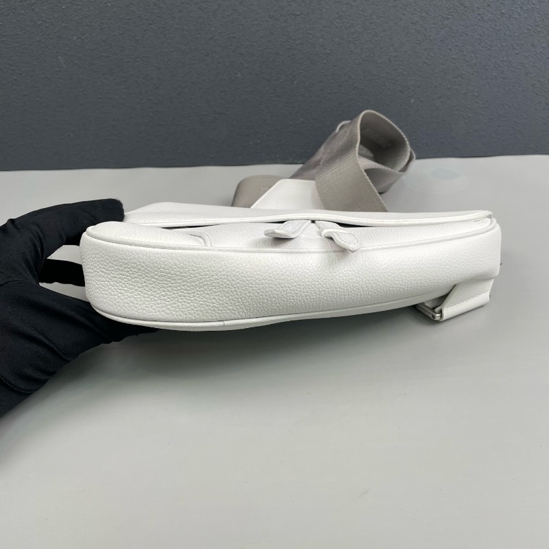 Dior 白色全皮馬鞍胸包斜背包-4