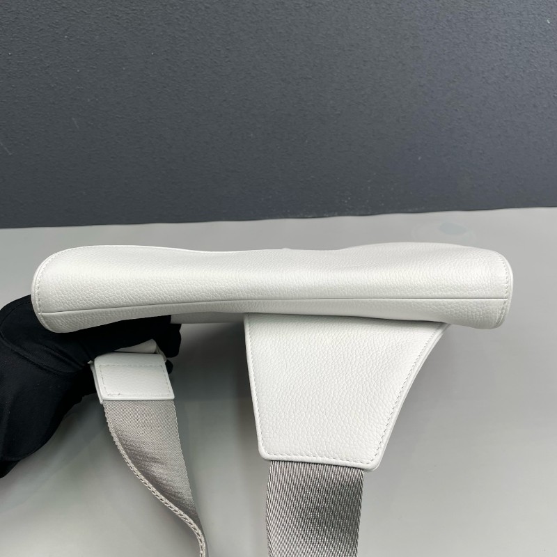 Dior 白色全皮馬鞍胸包斜背包-5