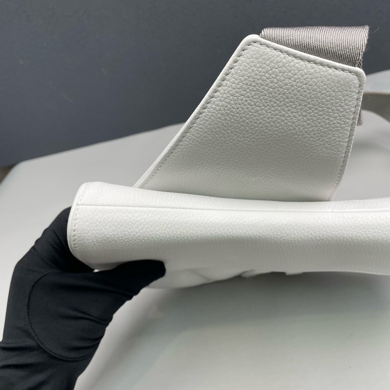 Dior 白色全皮馬鞍胸包斜背包-14