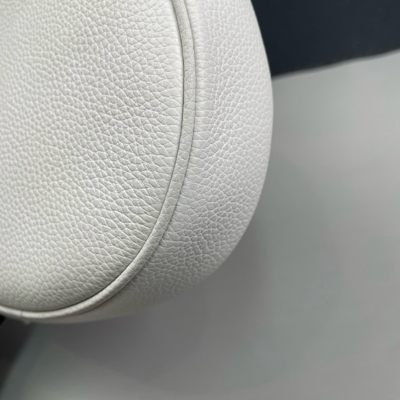 Dior 白色全皮馬鞍胸包斜背包-24