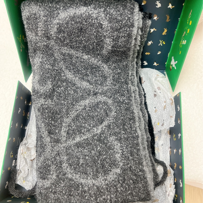 Loewe anagram 灰色老花圍巾/頸巾-2